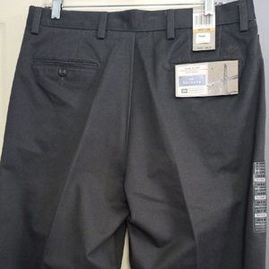 Dockers Flat Front Chino Pants 33/32 NWT Relaxed
